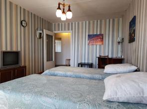 Na Prospekte Geroyev 50 Flat