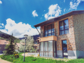Teghenis Resort