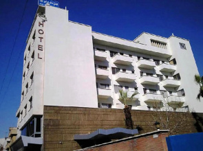 NewNaderi Hotel