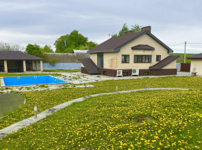 Dom S Basseynom V Zapovednike Samarskaya Luka Private house