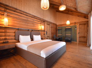 Homma Aparan Hotel