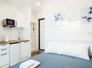 Апартаменты Вираж Возле Аэропорта на 2 Гостя