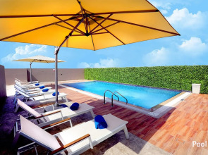 Отель Grand Kingsgate Waterfront By Millennium