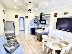 Prostornaya V Tsentre S Parkovkoy I Dzhakuzi Flat