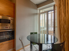 Апартаменты 4-комнатные HomeApart Сторожовская, 6