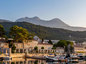 Lazure Hotel and Marina