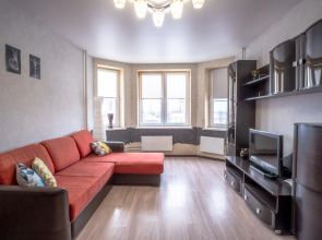 Квартира большая двухкомнатная в отличном районе