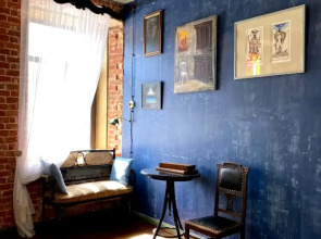 Апартаменты Дом с витражом