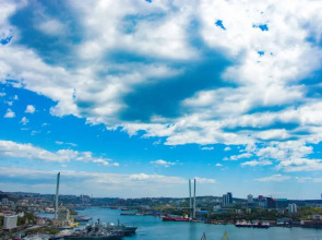 Апартаменты Central Place Vladivostok Люкс Комфорт с видом на Мосты и Залив (1)