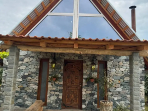 Kamenny Dom Shale Guest house