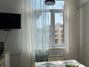 Appartamenty S Vidom Na Basseyn Flat