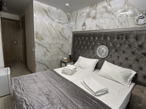 U Morskogo Berega Lenina 219k5 Apartments