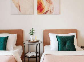 Апартаменты с Видом на Садовую