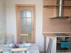 Трёхкомнатные апартаменты на Маршала Чуйкова