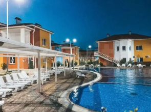 Апартаменты с бассейном и рядом с морем