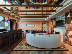 Отель 25hours Hotel Dubai One Central