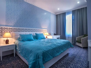 Seven Gates Hotel