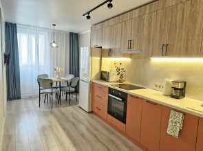 Oranzh Flat