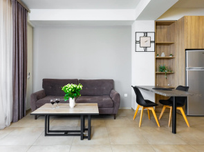 S Sovremennym Dizaynom Na Ulitse Kokhbatsi, Ko1617 Flat
