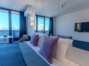 Апарт-отель Orbi City RightApart