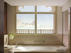 Grand Hyatt Doha Hotel & Villas