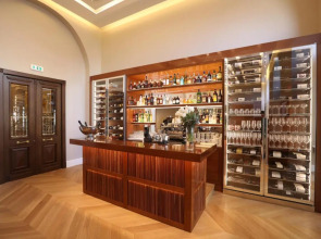 Отель Grand Hotel Yerevan