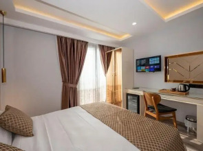 Luxury Airport Hotel by Zazzoni