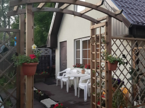 Listya Travyi Guest House
