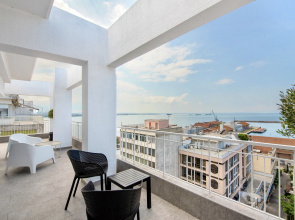 Oddity Seafront Penthouse Apartments