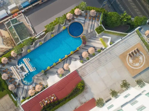 Отель The Berkeley Hotel Pratunam