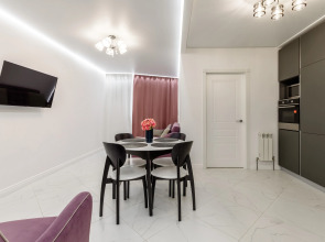 Двухкомнатные апартаменты LUX  с видом на ДОН №7