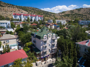 Gomer Hotel