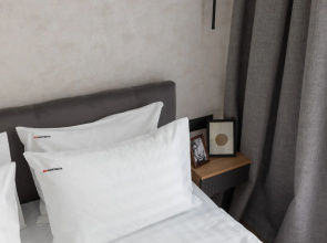 Апартаменты Red Apartments Арт Лайт Адриан