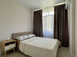 Yevrotreshka S Vidom Na Basseyn 346 Flat