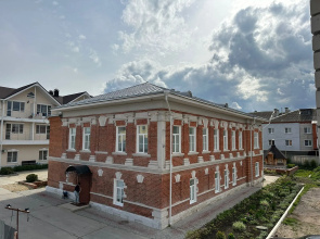 Dom Kuptsa Syromyatnikova Hotel