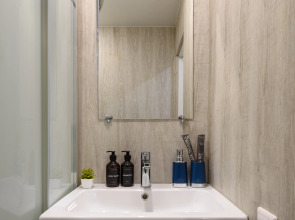 Апартаменты KrasLoft на Взлётной для одного