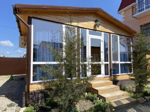 Ekodom S Basceynom V Sudake #1 Private  House