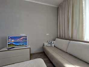 Жилое помещение 2-к квартира у метро Молодежная с яркими закатами