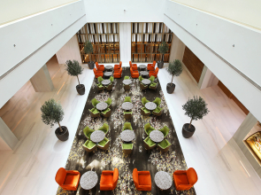 Отель Grand Cosmopolitan