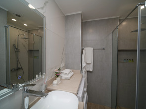 Апартаменты улучшенные с балконом от Sweet Home