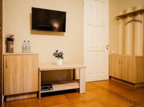 Отель Toma's House