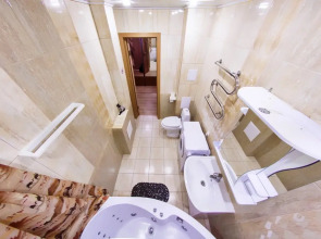 Апартаменты На Революционной 72