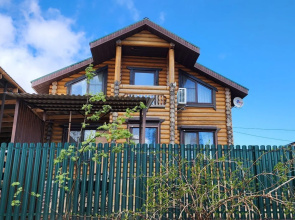 Na Volzhskom 4B Private House