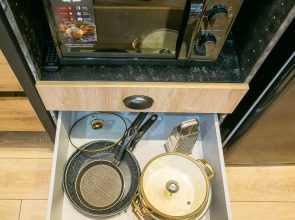 Апартаменты на Большом 13 Два Окна в Спальне