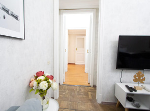 Двухкомнатная квартира возле Кремля