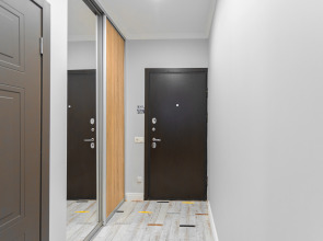 Апартаменты Lalapart Gray stone на 30 этаже небоскреба Савеловский Сити