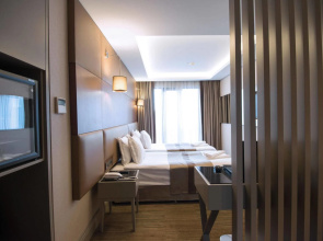 GK Regency Suites