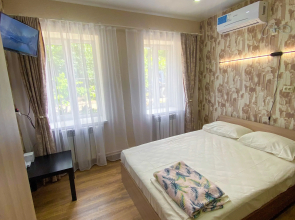 S Otdelnyim Vhodom I Parkovkoj Apartments