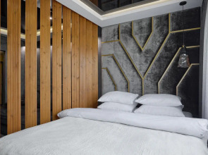 Апартаменты Reverie Black Space