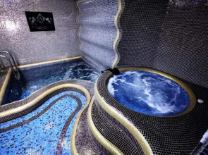 Отель Roma Yerevan & Tours